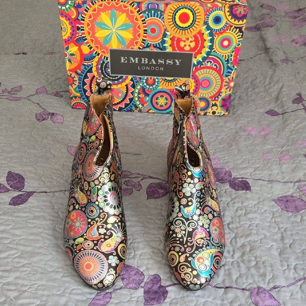 Embassy London Women's Retro Mod Multicolor Ankle Boots Sz 40, Never Worn